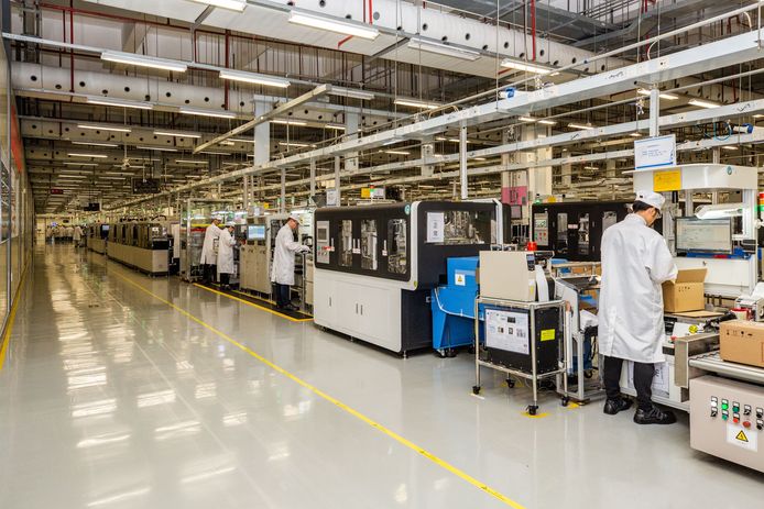 Een productielijn op Huawei's campus ‘Oxhorn’ in Dongguan, Guangdong, in China.