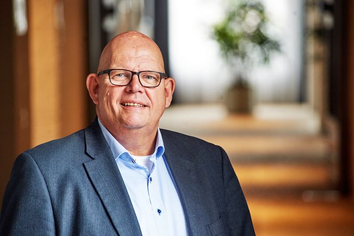De Landerdse wethouder Ben Brands is hersteld van blaaskanker en gaat weer aan het werk.