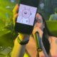 Dj Steve Aoki stopt draaisessie om publiek zijn nieuwe alien-tekeningetje van 859.000 dollar te tonen