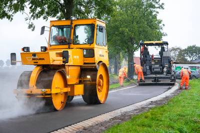 Tweedehands asfalt, aangelegd met groene stroom: wegen in West-Brabant worden stap voor stap schoner