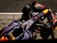 Max Verstappen komt het circuit op in Barcelona voor de eerste vrije training.