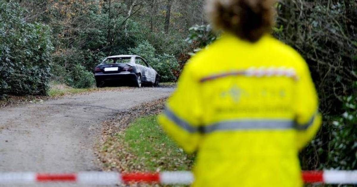 Lichaam in uitgebrande auto Esbeek