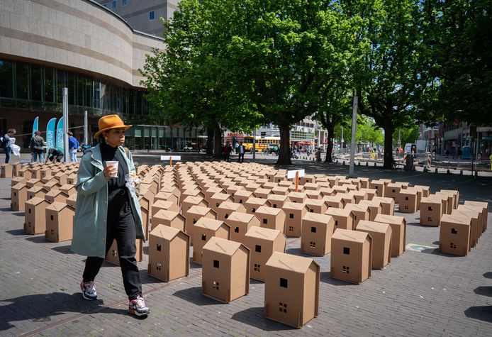 Met het plaatsten van 270 kartonnen huizen in Den Haag vroeg Natuur & Milieu enkele maanden geleden aandacht voor de 2,7 miljoen slecht geïsoleerde huizen in Nederland.