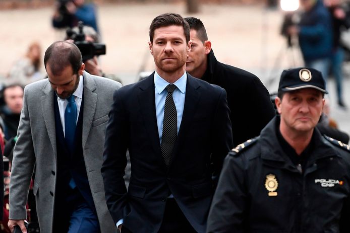 Xabi Alonso (midden).