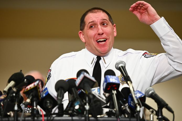 Politiechef Chris Fitzgerald tijdens een persconferentie.