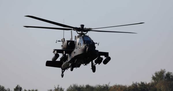 Luchtmacht oefent met apaches boven Almkerk | Rivierenland - BN DeStem