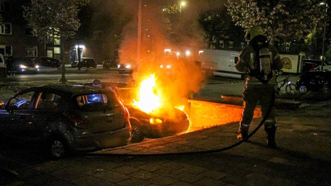 Fred stak de auto van zijn ex in brand, maar niet alleen haar auto ging in vlammen op