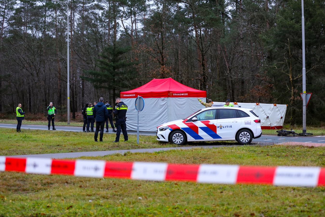 Fietser (16) uit Apeldoorn overleden na ongeval bij Ugchelen Foto