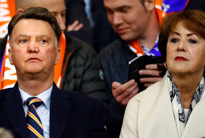 Van Gaal Zegt Droomjob Niet Alleen Voor Truus Af Nederlands Voetbal Ad Nl