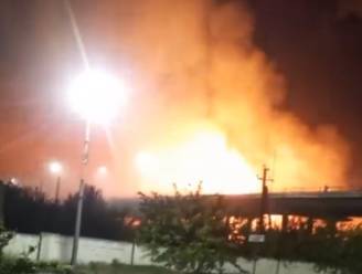 OEKRAÏNE. Olieraffinaderij gaat in vlammen op na Oekraïense raketaanval: "Eén dode en zes gewonden”