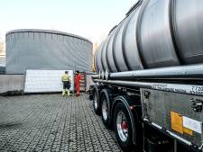 Eerste van 75 tankwagens met giftig blusschuim vertrokken naar verbrandingsoven in Denemarken