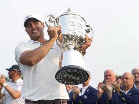 Brooks Koepka deze keer wel bestand tegen de druk en wint vijfde major