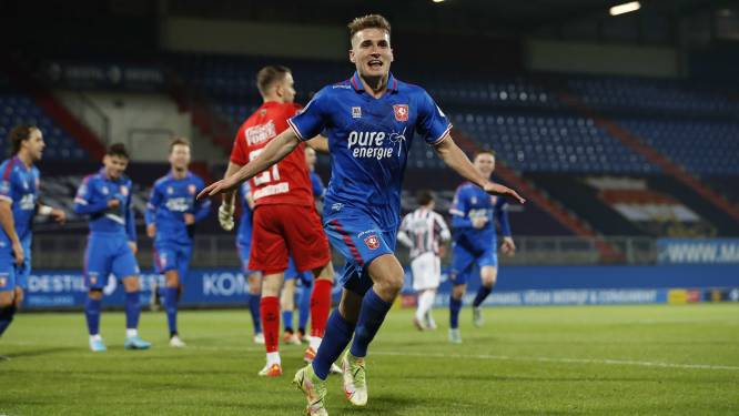 Tiende nederlaag op rij voor Willem II, Sadílek schiet FC Twente naar vierde plaats