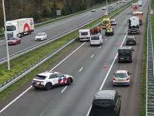 Paasdrukte neemt toe: al meerdere files op Brabantse wegen, totaal 3 uur vertraging 