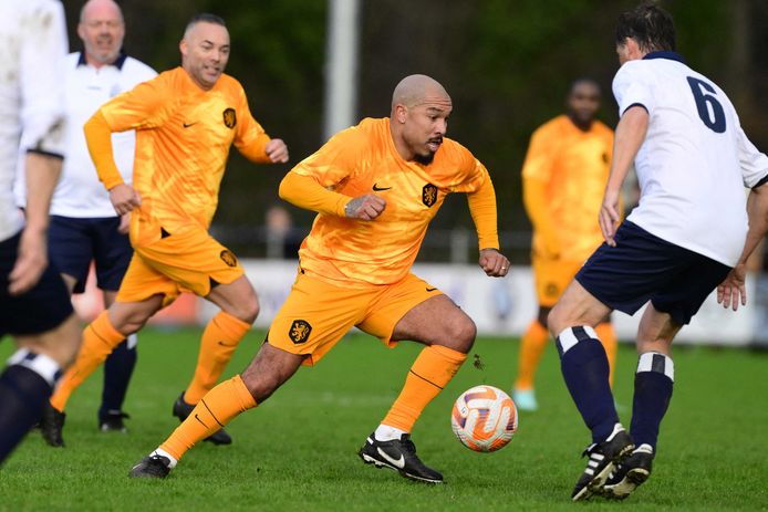 Demy de Zeeuw (links) en Nigel de Jong (rechts) terug in Oranje.