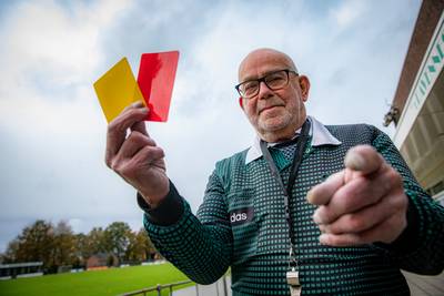 Piet van Montfort uit Luyksgestel beste scheidsrechter van Nederland: ‘Ik ben best wel een beetje tr