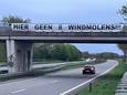 Sinds 7 april zijn de grote spandoeken weer te zien langs de provinciale weg tussen Tilburg en Hilvarenbeek.
