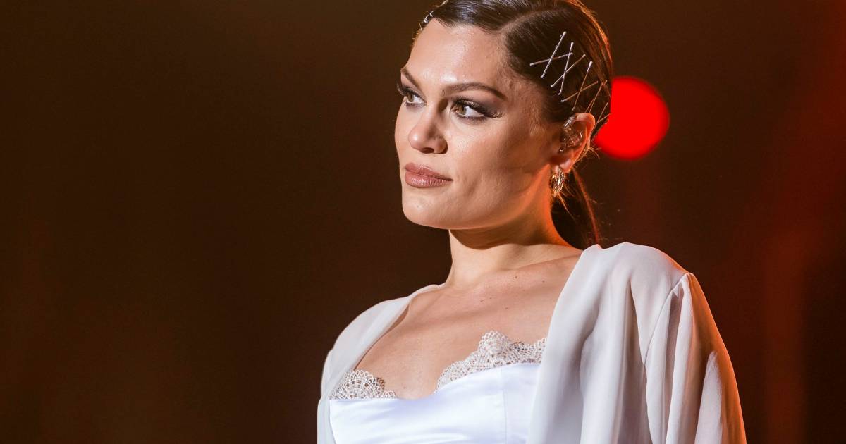 Jessie J verliest kindje aan vooravond concert, maar gaat toch: ‘Eenzaamste gevoel ter wereld’
