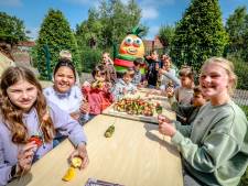 Maria uit #LikeMe en leerlingen leven zich uit met groenten en fruit: “Zo genoten van gezonde lekkernijen”