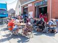 Stralende zon lokt heel wat volk naar 'Kazoo café' tijdens Sinksenkermis