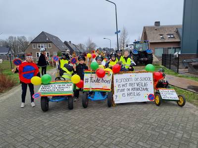 Ook een beetje actie optocht Milheeze