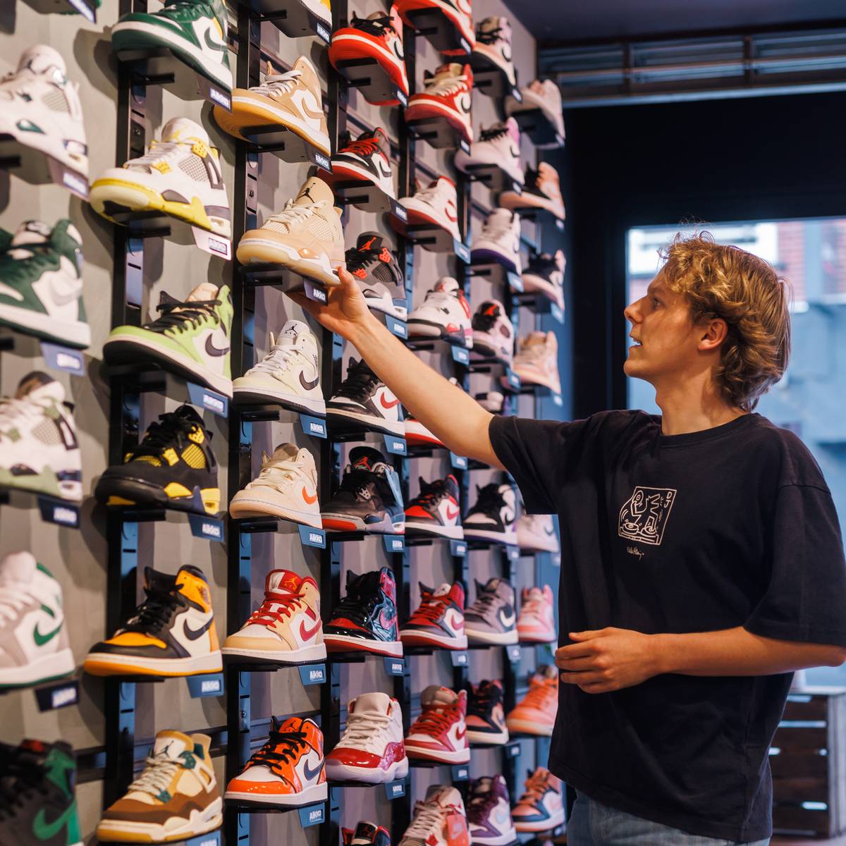 Exclusieve schoenen van Jeffrey populair bij bekend Nederland Sneakerwereld bijna een onderwereldje Topverhalen uit Rivierenland AD