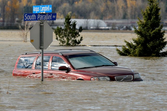 De stad Abbotsford in de Canadese provincie British Columbia staat grotendeels onder water na grote overstromingen eerder deze week.