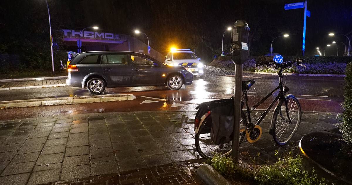 Fietsster gewond bij aanrijding op rotonde Noorderplein in Deventer.