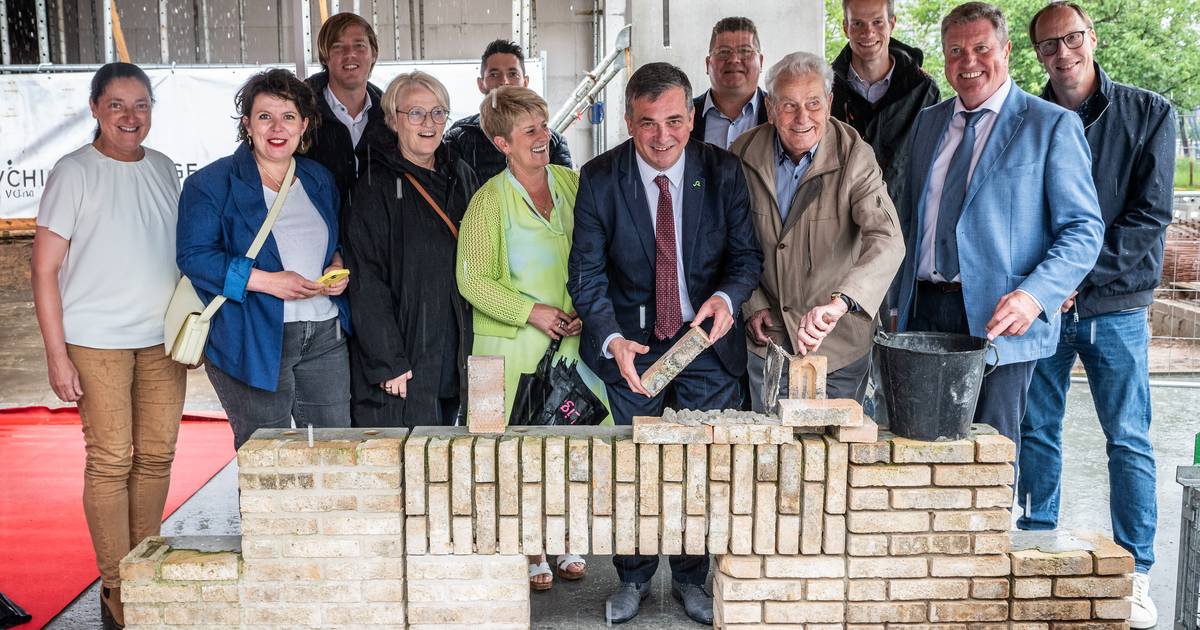 Eerste steen nieuwe zorgcampus De Waterdam gelegd | Roeselare