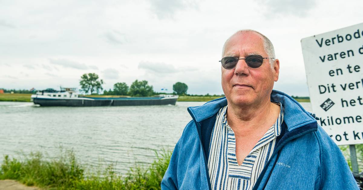 Waarom schipper Wim de as van zijn overleden zoon in het water van de ...