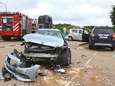 Ongeluk met drie auto's op kruising Biezenmortel, vrouw (61) overleden