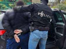 Twaalf aanhoudingen bij grote politieactie: 15.000 euro, acht auto’s en drugs in beslag genomen