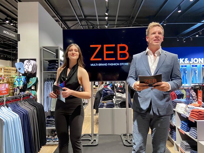 Charlotte Roggeman en James Cooke zijn de presentatoren van dienst