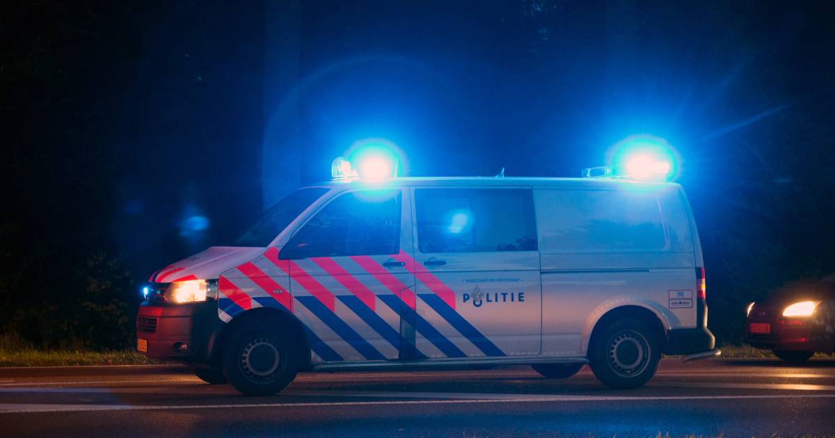 Man overleden na aanrijding door de politie in Limburg.