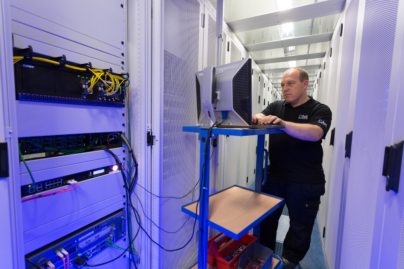 Danny (45) werkt in een datacenter: ‘Valt een server uit, dan kost dat