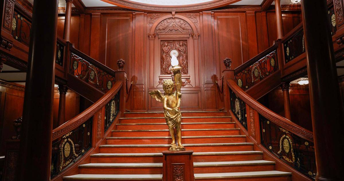 The Titanic exhibition in Paris honors the late explorer with objects from the wreck |  outside