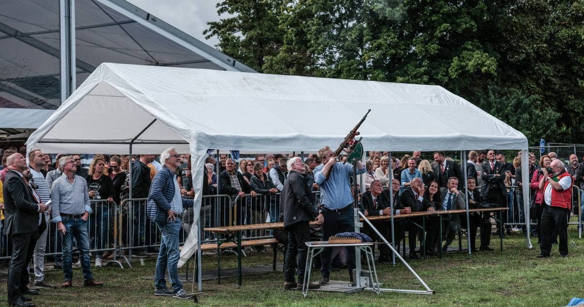 Groessen verwelkomt na drie jaar nieuw koningspaar | Duiven | gelderlander.nl - De Gelderlander