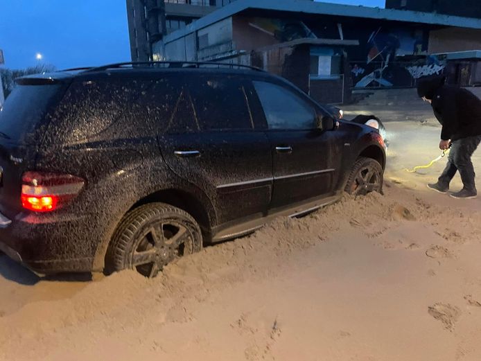 Zondagavond moesten verschillende auto’s worden geholpen.
