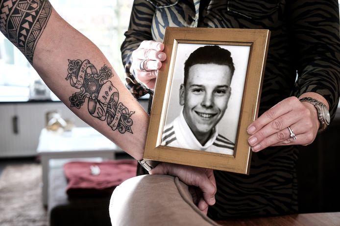 Onwijs Tattoo troost intens verdrietige vader | Achterhoek | gelderlander.nl VS-25