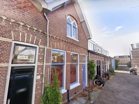 Fundaparel: Delfts herenhuis met glazen aanbouw en een diepe tuin