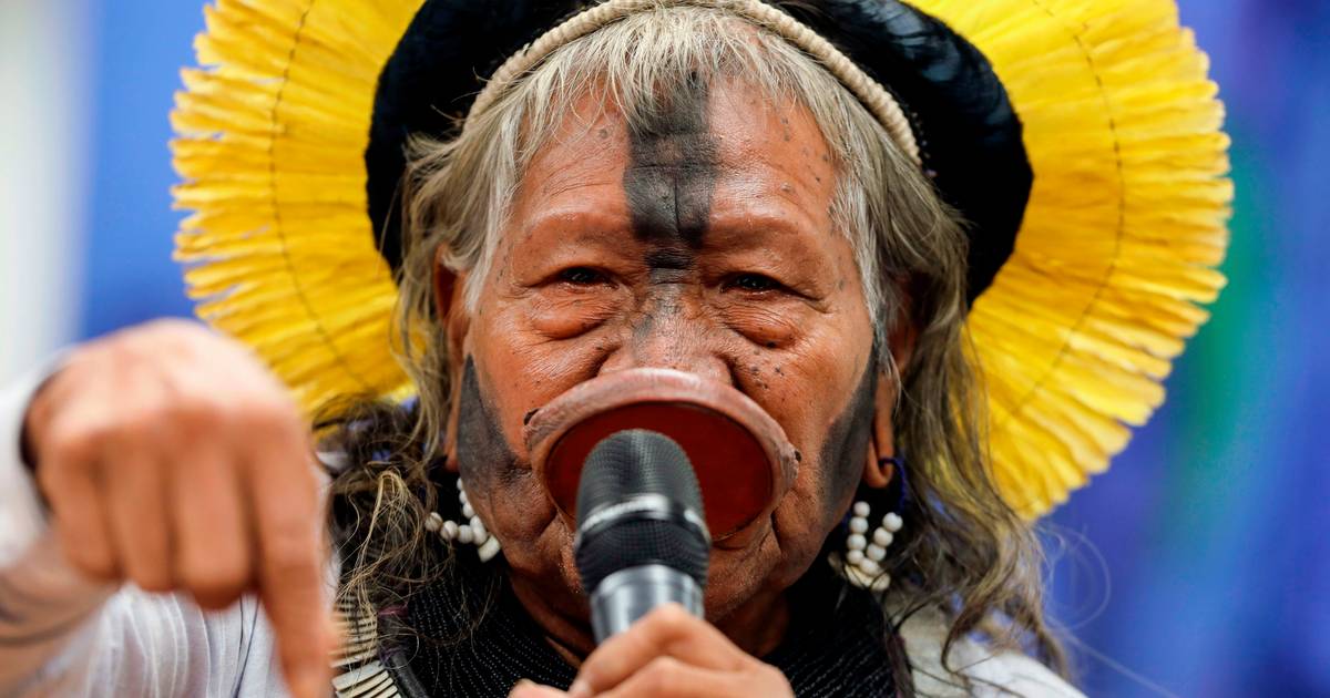 Le chef indigène Raoni de passage en Belgique pour