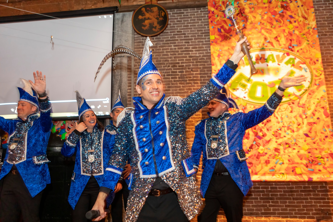 Prins Willem gaat voorop in Potteschijterslaand | Foto | AD.nl