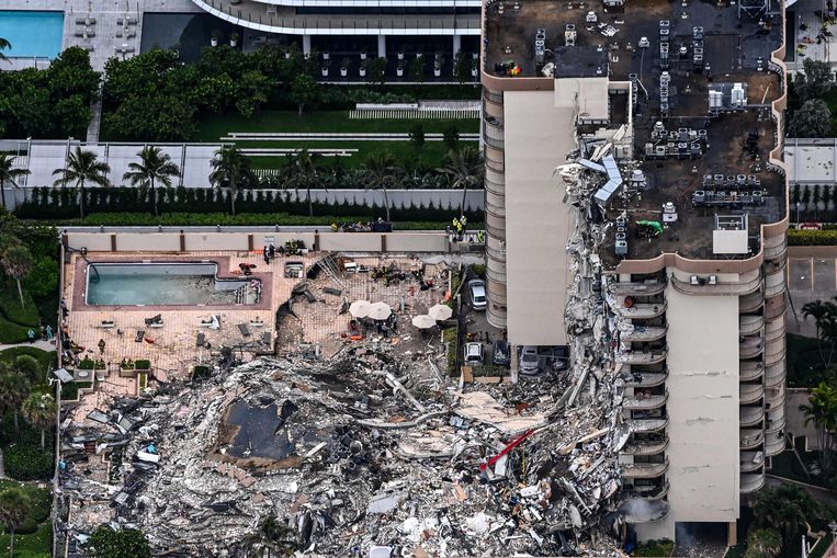 Equipos de rescate buscan sobrevivientes en edificio derrumbado en Florida: se escuchan golpes y otros sonidos