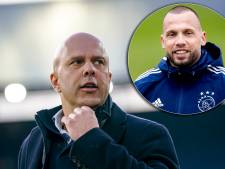 Feyenoord-coach Arne Slot kan wel lachen om teksten John Heitinga: ‘Vind het een leuk stukje humor’