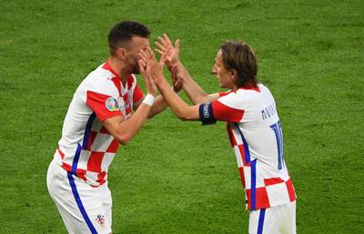 Modric et Perisic envoient la Croatie en huitièmes de finale, l’Angleterre assure la première place