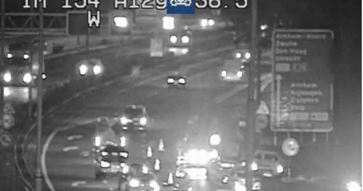 Lange file op A2 en A12 door kettingbotsingen.
