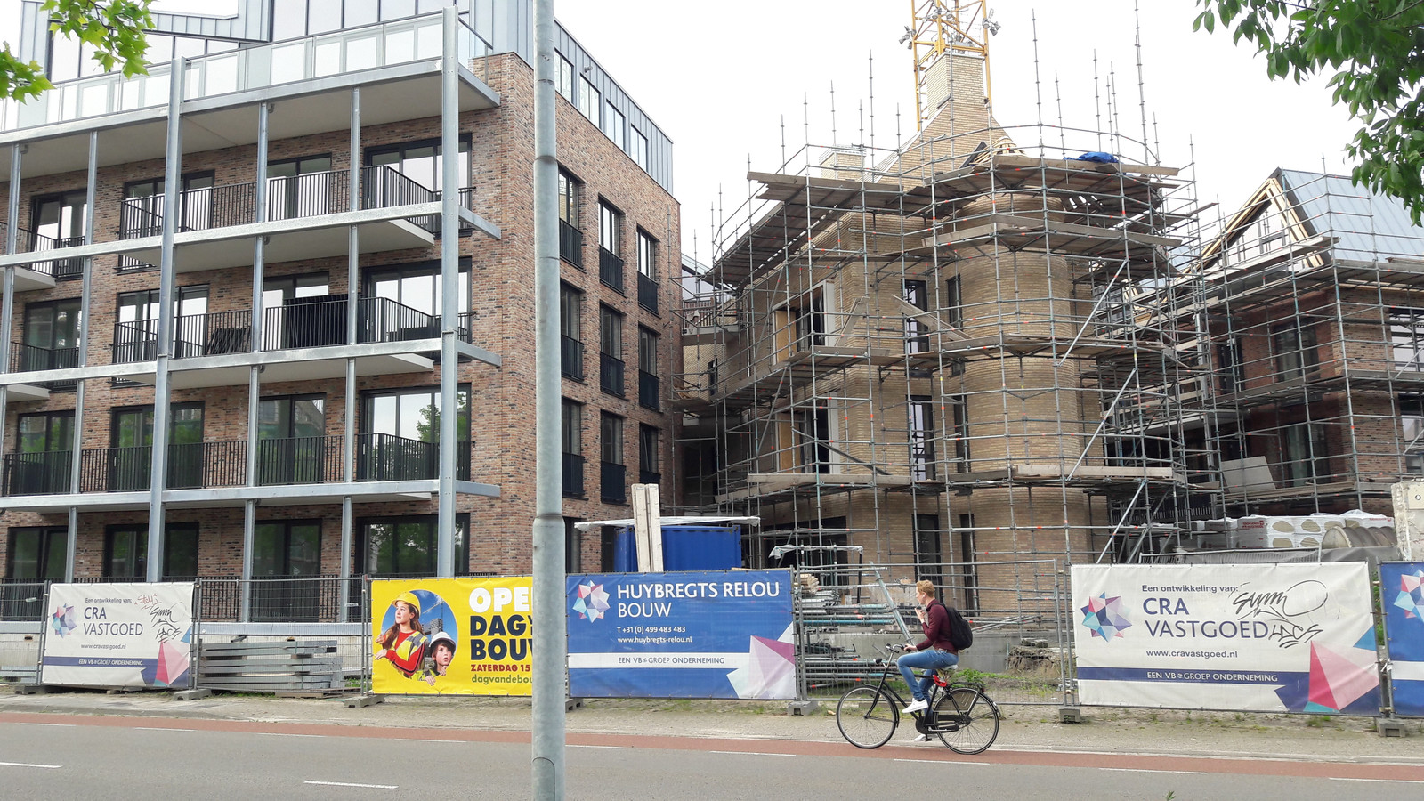 Aan de Kanaaldijk-Zuid in Eindhoven is in het plan DOK40 een deel van het oude pand van garage Van der Meulen en het Tapijtcentrum herbouwd. Hier komen de appartementen van het plan.