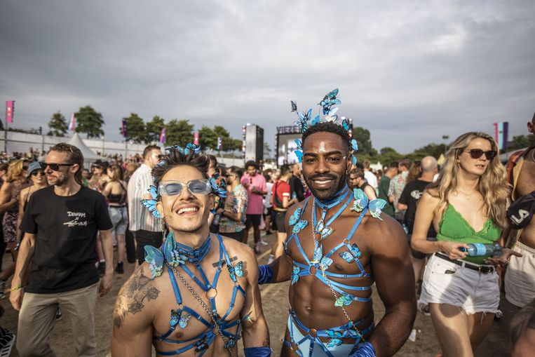 Bezoekers tijdens het Milkshakefestival op het Westergasfabriek terrein.  Beeld EVA PLEVIER/ANP