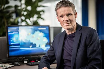Frank Duboccage maakt al vijftien jaar het mooie weer op VTM: “Ik heb standvastigheid nodig in mijn leven”
