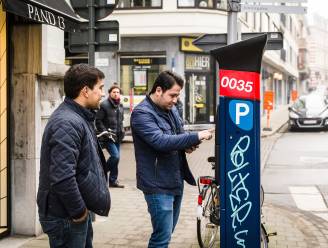 Nieuwste parkeerautomaten niet wettig want "je moet overal cash kunnen betalen"